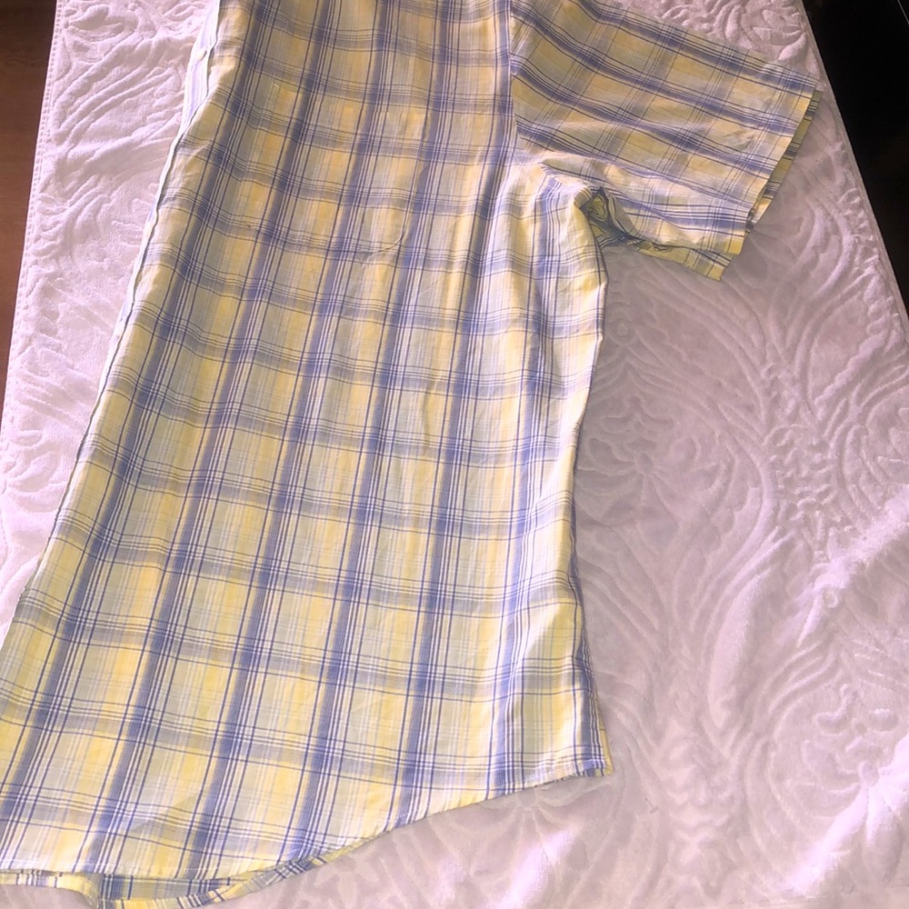 5/$25 ROUNDTREE&YOURKE PLAID BUTTON UP SHIRT - Picture 3 of 3